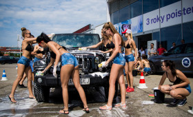 Bikini Carwash - bilancujeme