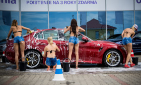 Bikini Carwash - bilancujeme