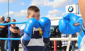 TOMI KID a BMW: vyboxuj si školské potreby!